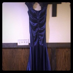 Blue mermaid gown 4P Camille la Vie